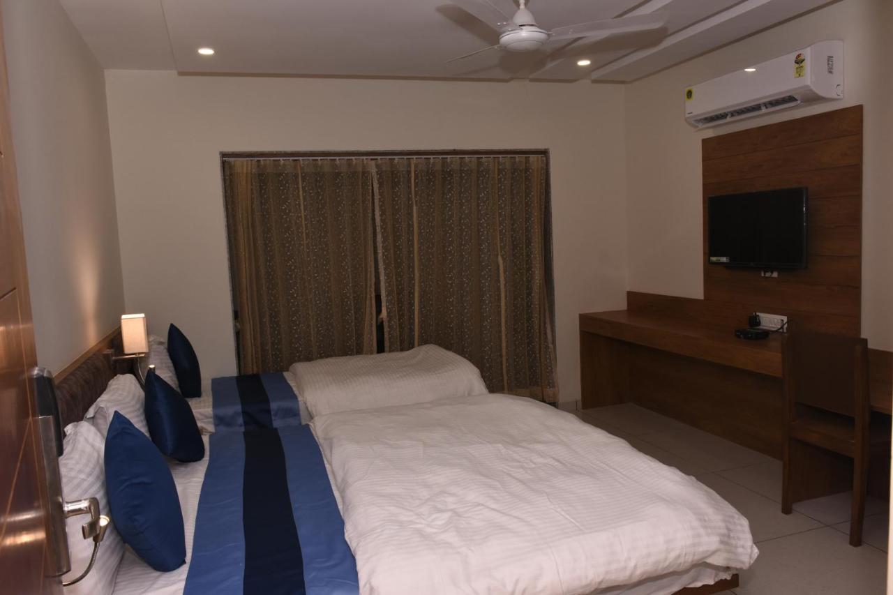 Hotel Golden Palace & Rooms Hālol Extérieur photo